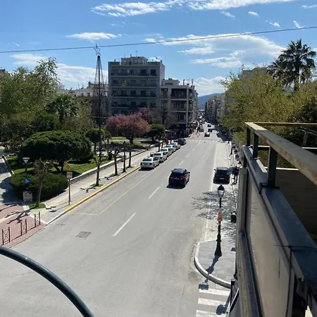 Zoi's Central Βόλος